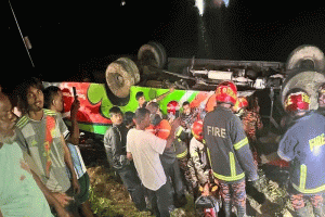 সিলেট-সুনামগঞ্জ মহাসড়কের জানীগাঁও এলাকায় বাস উল্টে নিহত ১