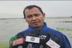 হাওরে ফসলহানি: সংসদ ছেড়ে কৃষকের পাশে এমপি কামরুল