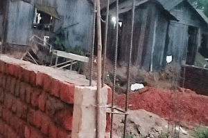 ​মাধবপুরে আদালতের নির্দেশ অমান্য করে অন্যের জমি দখল করে পাকা ঘর নির্মাণ