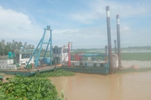 হবিগঞ্জে গ্রামবাসীর বাঁধার মুখে বালু উত্তোলন বন্ধ