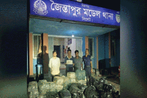 জৈন্তাপুরে বাস তল্লাশি করে বিপুল পরিমাণ ভারতীয় পণ্য জব্দ, গ্রেপ্তার ৩