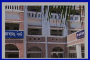 সিলেটে আদালত চত্বরে স্ত্রীর হামলায় স্বামীপক্ষের ২ জন আহত