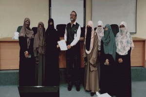 ঢাকা বিশ্ববিদ্যালয়ে প্রকাশ্যে ছাত্রী সংস্থা, ভিসিকে দিল স্মারকলিপি