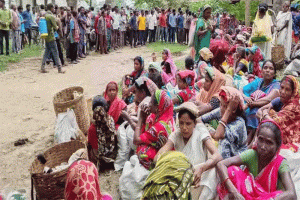 মৌলভীবাজারে পঞ্চায়েত সভাপতির নামে মামলার প্রতিবাদে চা শ্রমিকদের কর্মবিরতি