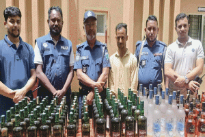 গোয়াইনঘাটে ভারতীয় মদসহ গ্রেপ্তার ১