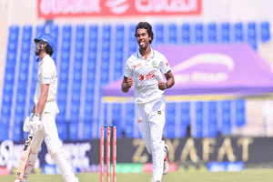 বাংলাদেশের প্রথম পেসার হিসেবে টেস্টে হাসানের হ্যাটট্রিক