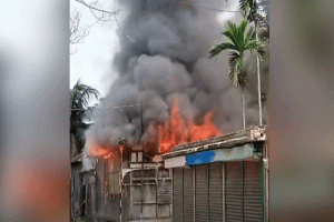 কুমিল্লায় মাইকে ঘোষণা দিয়ে ৪ মাজারে হামলা ভাঙচুর আগুন