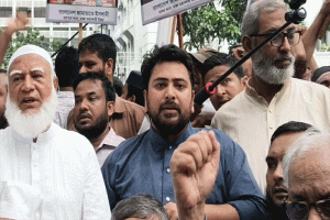 গ্যাসের দাম এক টাকাও বাড়ালে সরকার টিকতে পারবে না