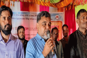 বড়লেখায় চা বাগান শ্রমিক ও অসচ্ছল পরিবারের মাঝে অনুদান-উপকরণ বিতরণ