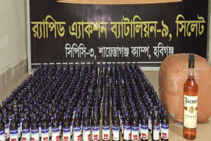 হবিগঞ্জে এসকাফ সিরাপ ও গাঁজাসহ নারী গ্রেফতার