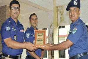 সুনামগঞ্জ জেলার শ্রেষ্ঠ ওসির সম্মাননা পেলেন রতন শেখ পিপিএম