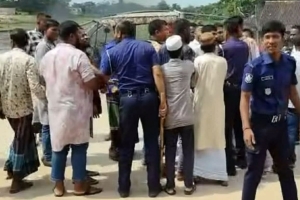 কোম্পানীগঞ্জে অবৈধ বালুবাহী ট্রাক আটকাতে গিয়ে শ্রমিকদের হামলায় ৫ পুলিশ আহত