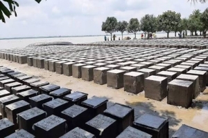 জগন্নাথপুরে সড়কের ব্লক নির্মাণে নিম্নমানের পাথর ব্যবহারের অভিযোগ