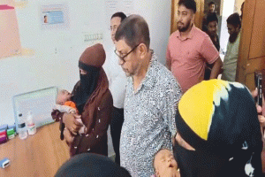 হবিগঞ্জে স্বাস্থ্যমন্ত্রীর আকস্মিক পরিদর্শন: ক্ষোভ প্রকাশ ও ফার্মাসিস্টকে বদলি
