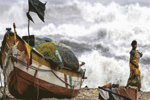 সাগরে নিম্নচাপ ৬ বিভাগে ভারী বর্ষণের সতর্কবার্তা, বন্দরগুলোয় সতর্কসংকেত