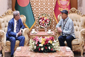 রাষ্ট্রপতির সঙ্গে বিএনপি চেয়ারম্যানের উপদেষ্টা আলালের সাক্ষাৎ