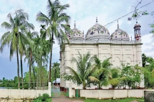 অযত্ন ও অবহেলায় সুনামগঞ্জের শতবছরের রডবিহীন স্থাপত্যশৈলী