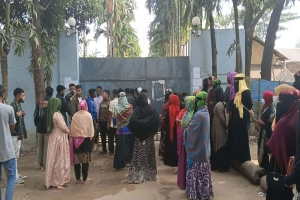 সুনামগঞ্জে সাআইদৌলা এন্টারপ্রাইজে শ্রমিক অসন্তোষ, কাজে যোগ দিতে গিয়ে গেটে বাধা