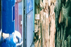 তাহিরপুরে গ্যাস সিলিন্ডার সংকট, নিম্ন আয়ের মানুষ লাকড়ি ব্যবহার করছে