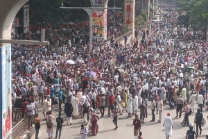 এমপিওভুক্ত শিক্ষক-কর্মচারীদের শাহবাগ অবরোধ