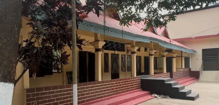 সিলেট মহাজনপট্টির ব্যবসায়ী প্রয়াত জনাব আব্দুস সাত্তারের রায়নগরস্থ পারিবারিক বসতভিটা।